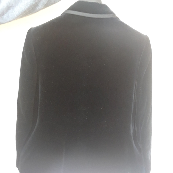 Too small - Picture 2 of 10